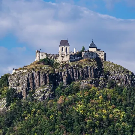Dombteto Vendeghaz Konukevi Sátoraljaújhely